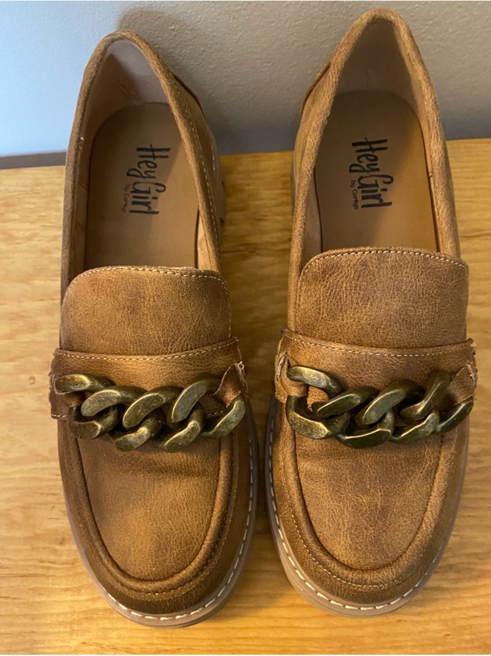 Corky’s Hey Girl, Not Literally Tan Loafers with Bronze Gold Chain, Women’s Sz 9